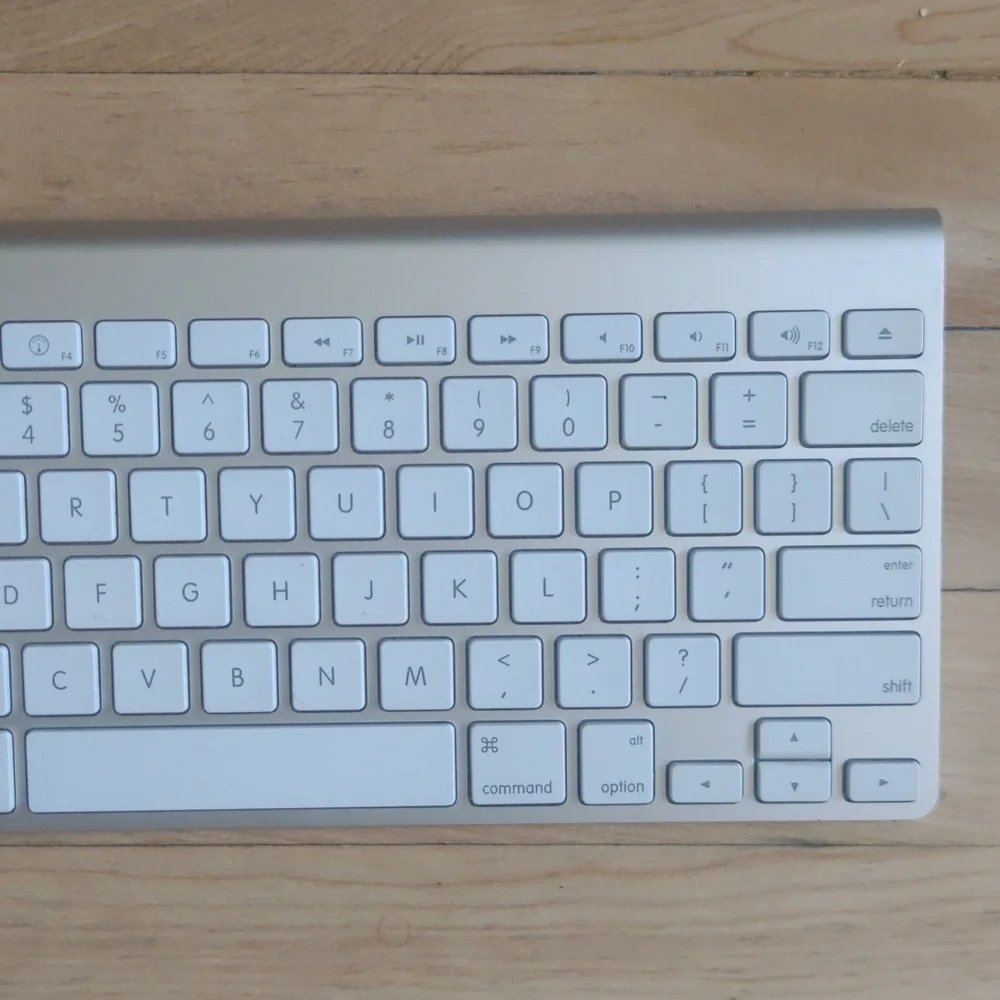 APPLE | Wireless Keyboard - Picture 3 of 7